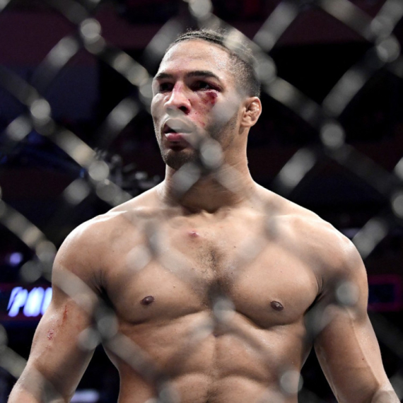 MMA borac slomio vilicu: "Ovo je je**no užasno" VIDEO