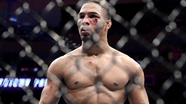 MMA borac slomio vilicu: "Ovo je je**no užasno" VIDEO
