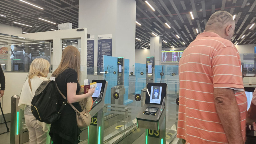 Seven-hour wait at passport control: Latest system glitch causes chaos for travelers