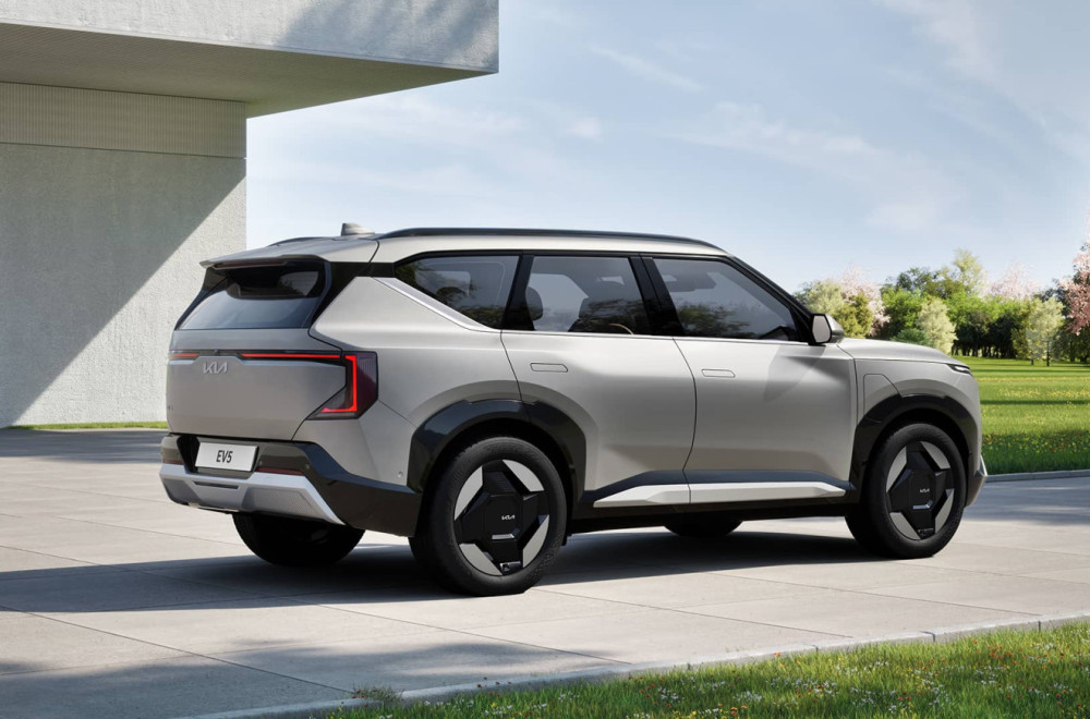 Kia EV5 prilagođava električnu mobilnost evropskim vozačima FOTO