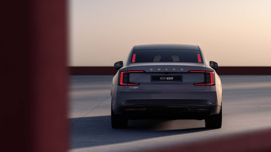 Volvo ES90: Električni automobil velikih dimenzija i niskih emisija