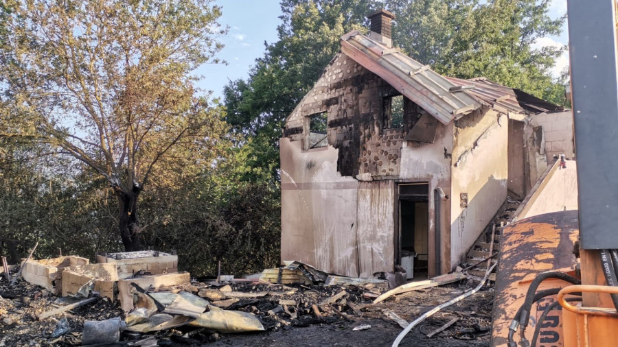Gledam kako gori sve što smo godinama stvarali; Vatrena stihija progutala domaćinstvo Stevanovića FOTO
