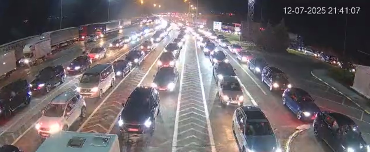 Kolaps na graničnom prelazu: Stvaraju se kilometarske kolone FOTO
