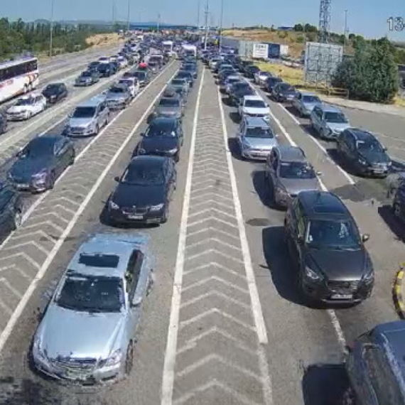 Nove informacije o kolapsu sistema na Preševu: Vozila i dalje u kolonama FOTO