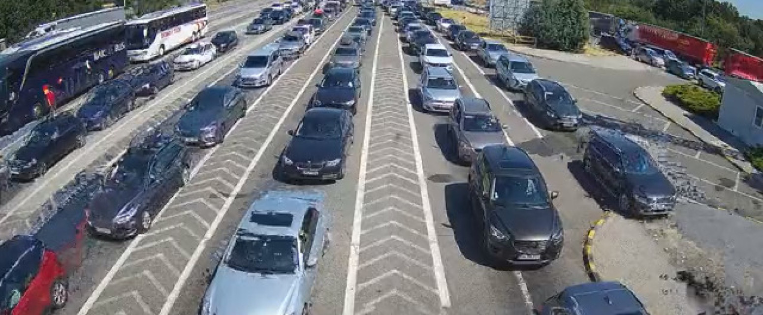 Nove informacije o kolapsu sistema na Preševu: Vozila i dalje u kolonama FOTO