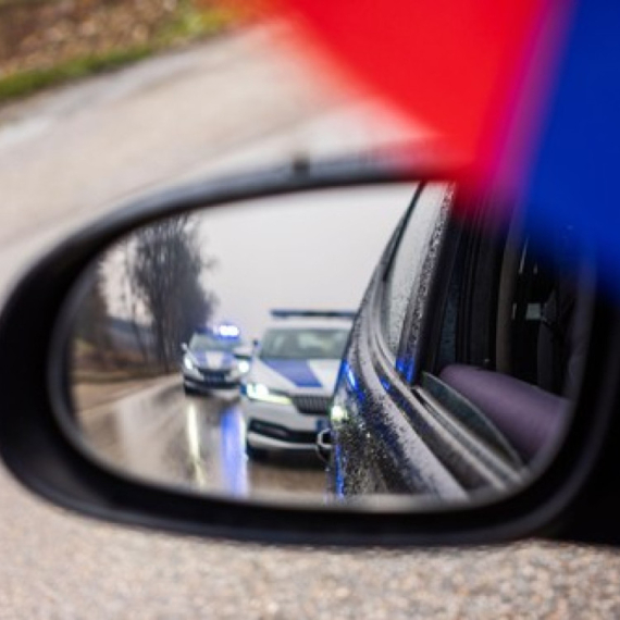 Filmska policijska potera na Novom Beogradu: Velikom brzinom jurio po auto-putu VIDEO