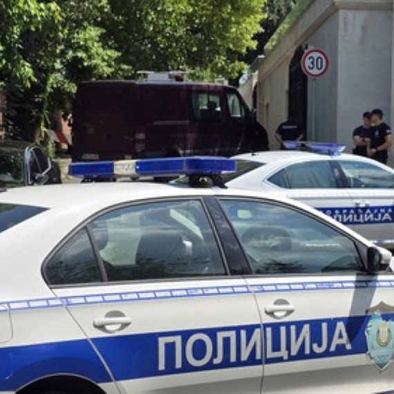 Uhapšen muškarac: Pronađen zasad kanabisa u njegovom dvorištu