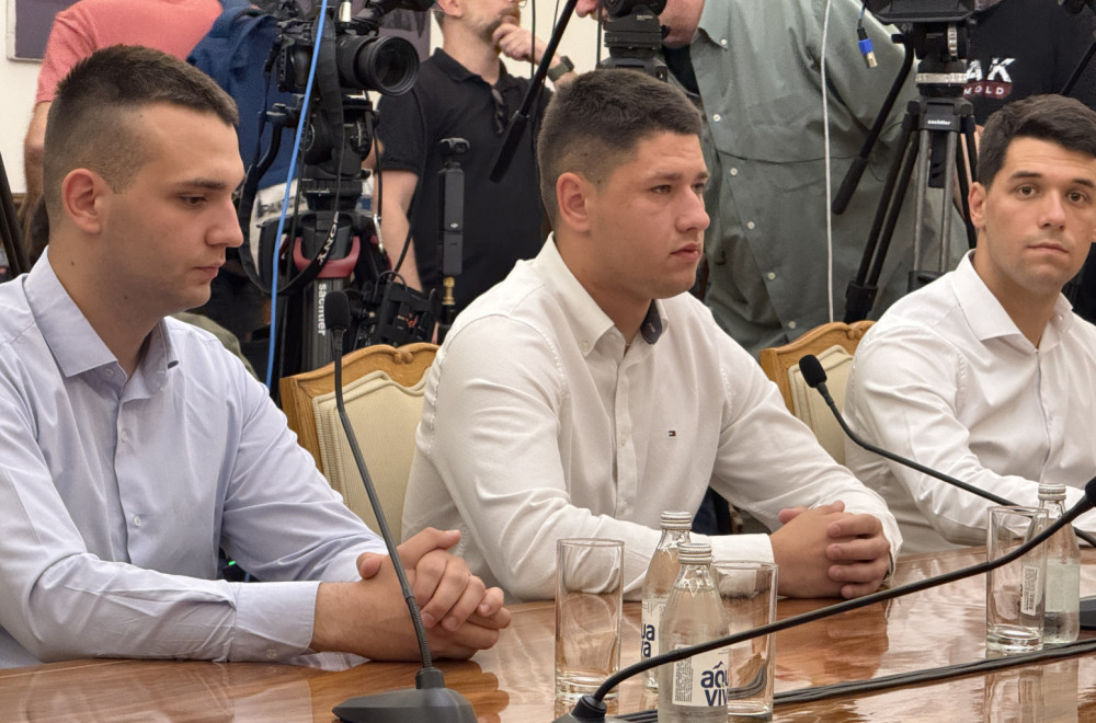 Pavlović nakon predaje liste: "Pred nama je ozbiljna kampanja. Mi mladi verujemo u Vučića"
