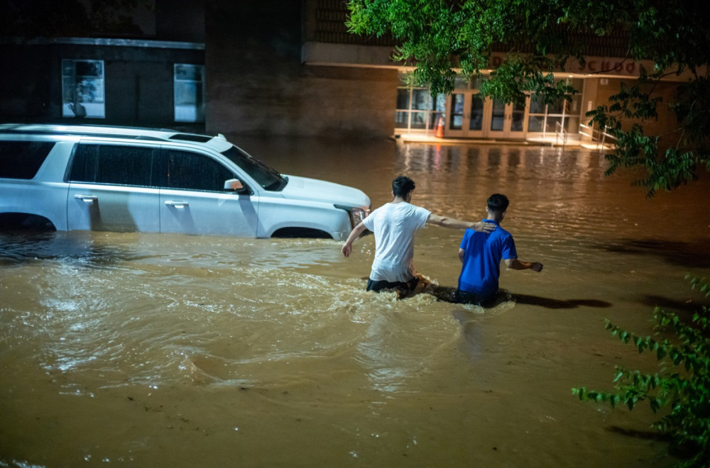 Poplave odnose živote: Prebrojavaju se mrtvi hodočasnici VIDEO