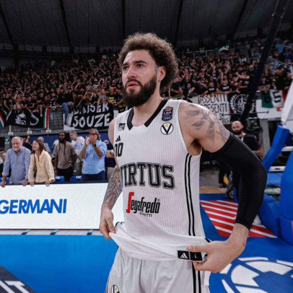Napustio crno-bele, svi ga žele – on čeka NBA