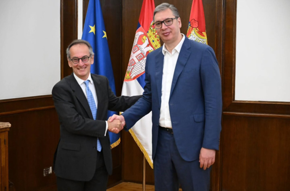 Vučić sa potpredsednikom EBRD o rastućem obimu aktivnosti i investicija u Srbiji FOTO