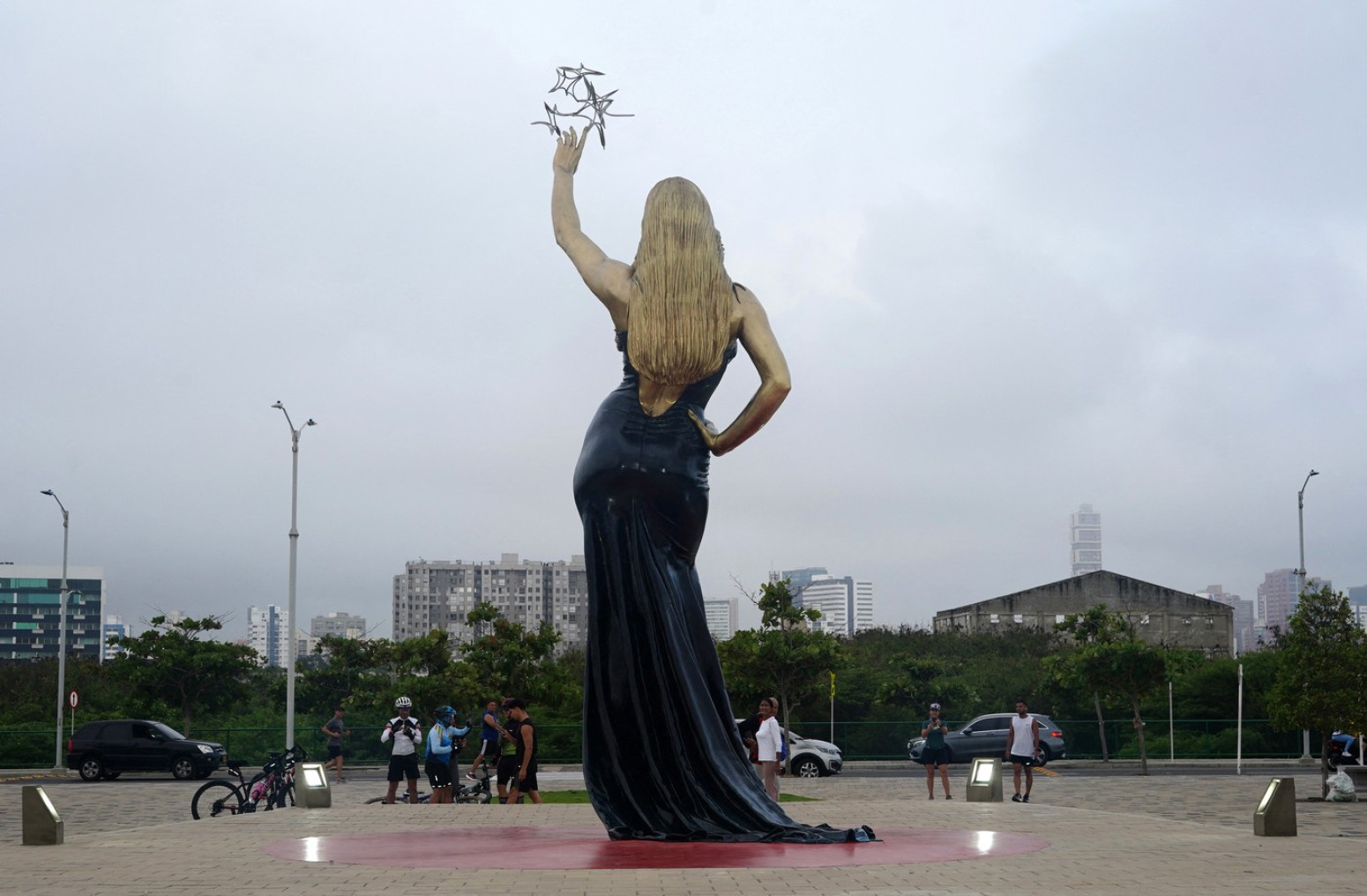 Statua najseksepilnije Latinoamerikanke izazvala totalnu pometnju FOTO