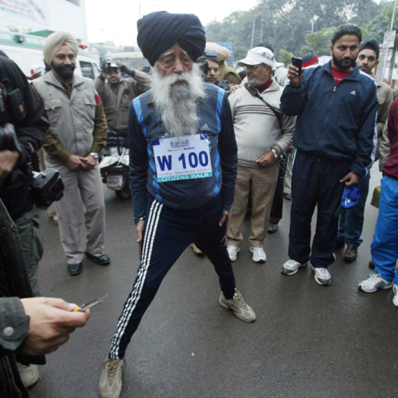 Poginuo najstariji maratonac na svetu (115)