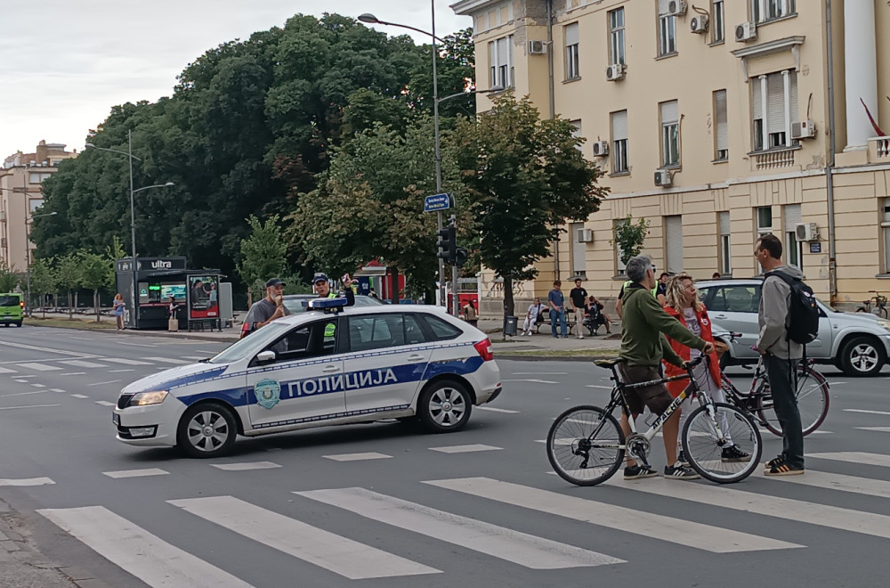 MUP: Proveren identitet 138 osoba, troje privedeno, podnete četiri prekršajne prijave