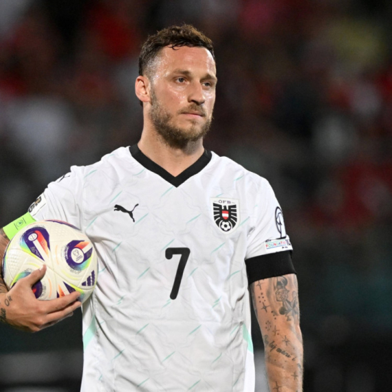 Arnautović razočarao "delije" – ide za parama