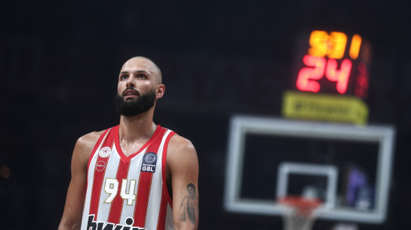 Furnije "potkačio" Micića