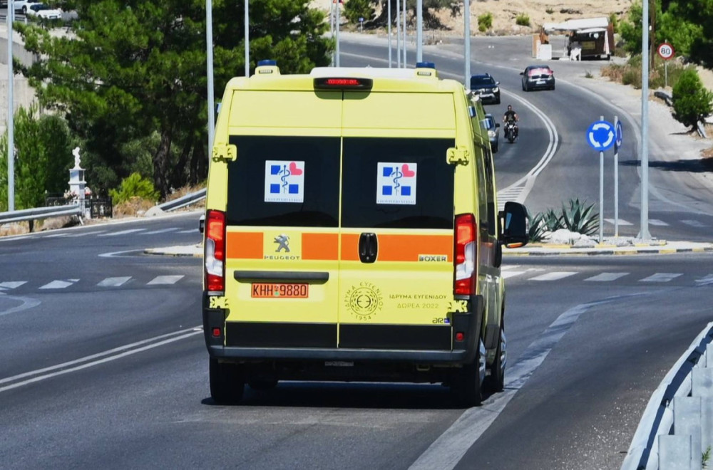 Drama u Grčkoj: Srpski monah iskočio iz vozila Hitne pomoći u pokretu? Lekari mu se bore za život