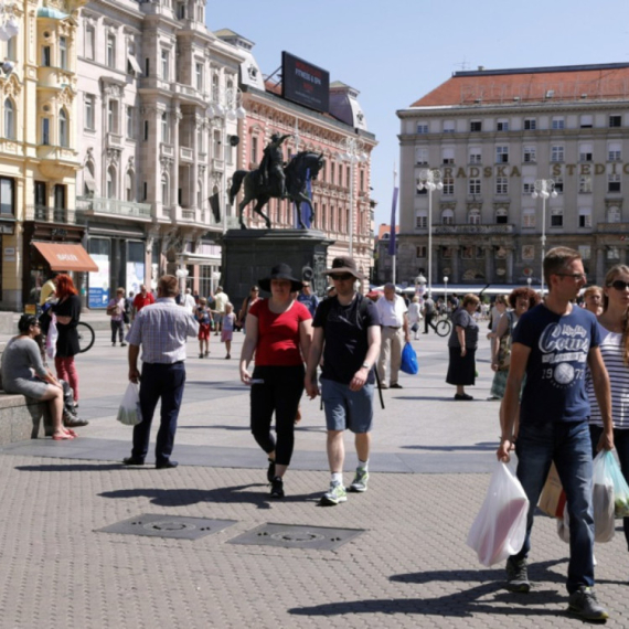 Nacistički simboli usred Zagreba; Građani zgroženi FOTO