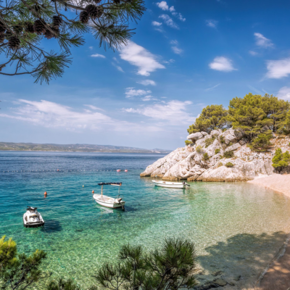Srpkinja slikala plažu u Makarskoj u 7 ujutru: "Ovo samo mi Balkanci radimo" FOTO