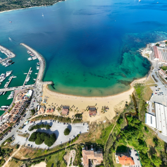 Hitno zabranjeno kupanje na ovoj plaži: Primećene otrovne alge