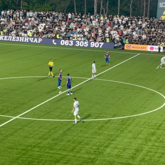 Vatren početak u Pančevu – "grobari" zagrejali atmosferu, ali preti im opasnost VIDEO