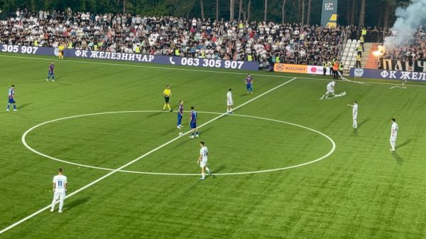 Vatren početak u Pančevu – "grobari" zagrejali atmosferu, ali preti im opasnost VIDEO