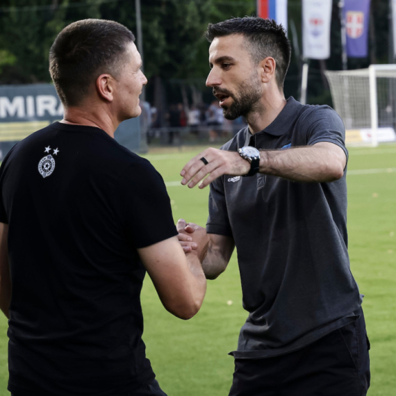 Trener Železničara o prekidima: "Kao da su igrači i navijači Partizana bili koordinisani"