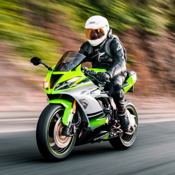 Kako se "čita" saobraćaj sa motocikla?