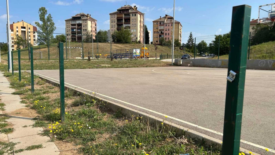 Incident na dečjem igralištu: Bahati vandali sve razvalili FOTO