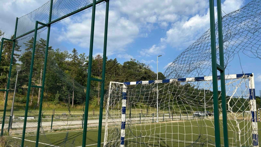 Incident na dečjem igralištu: Bahati vandali sve razvalili FOTO