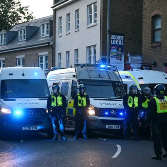 Napad nožem u Londonu; Hitno se oglasio Starmer; Policija izdala saopštenje VIDEO