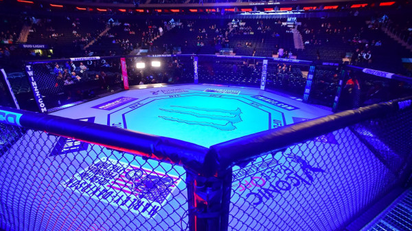 Jeziva povreda – prekinut UFC meč FOTO/VIDEO