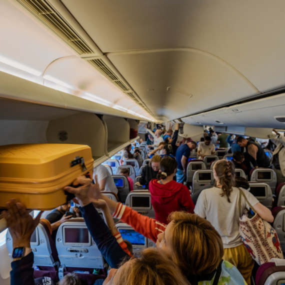 A passenger on the plane screamed that he had a bomb and shouted Allahu Akbar; He was overcome by a Serb