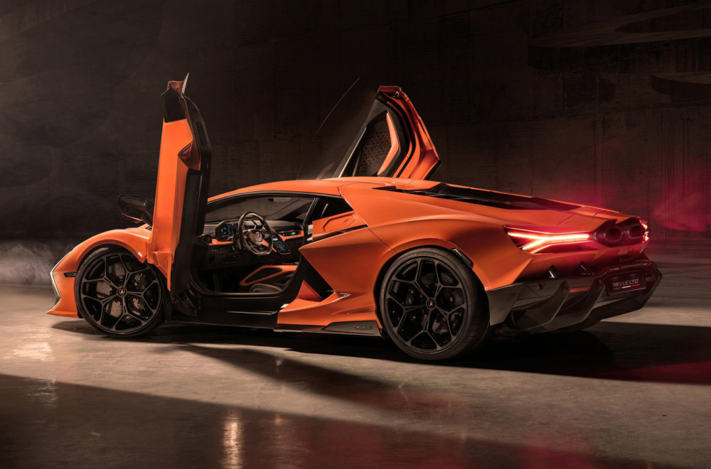 Lamborghini ima problem sa vratima: Mogu da se zatvore sama od sebe i povrede vozača