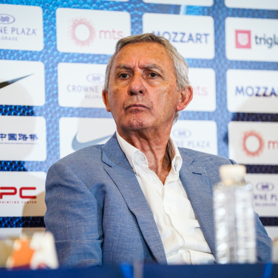 Srbija krenula u Minhen: Pešić "otpisao" dvojicu