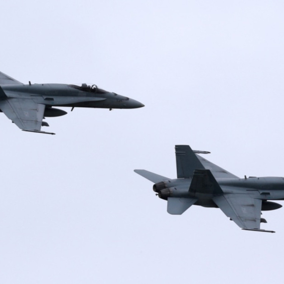 Objavljeni dramatični snimci: F-18 zamalo izbegao katastrofu VIDEO