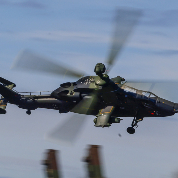 Opsadno stanje: Helikopter Bundesvera pao u reku, potraga je u toku FOTO