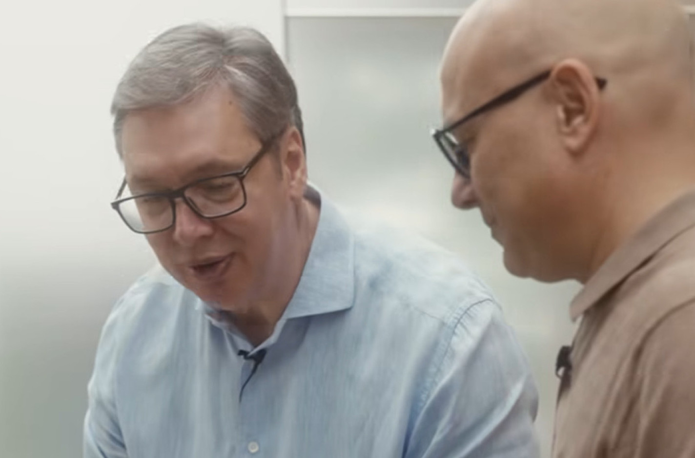 Vučić i Vučević pravili sendviče: "Istina je da smo mi pravi sendvičari" VIDEO