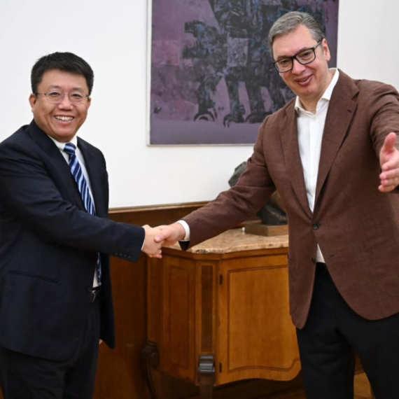 Vučić sa delegacijom kompanije Huawei FOTO