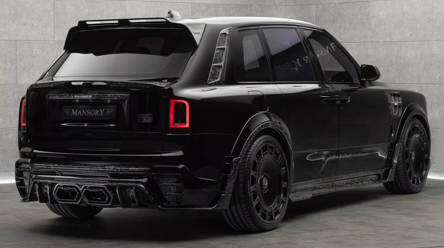 Mansory preradio Rolls-Royce Cullinan: Karbonska kič bomba od 720 konja FOTO