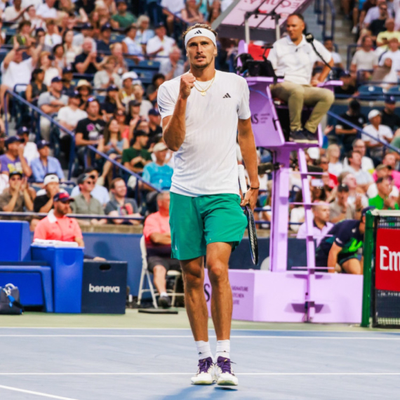 Zverev skinuo krunu šampionu, čeka ga Rus VIDEO