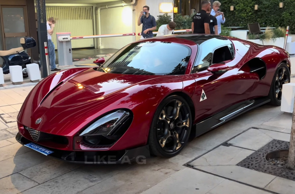 Alfa Romeo 33 Stradale viđen u Monaku: Vlasnik modela od 3.000.000 € je čuveni Finac VIDEO