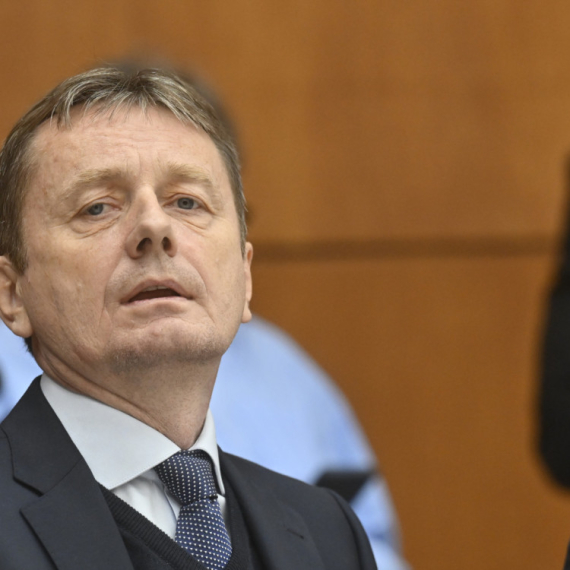 Reakcije na presudu urednici "Novosti": "Skandal kakav nije viđen u Srbiji"; "Pokušaj da se ovlada državom"