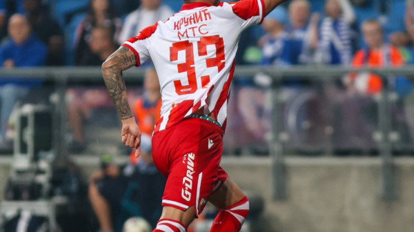Zvezda opet vodi, opet Rade Krunić! FOTO