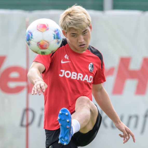 Ajntraht još jači u napadu – stigao najbolji Japanac u Bundesligi VIDEO