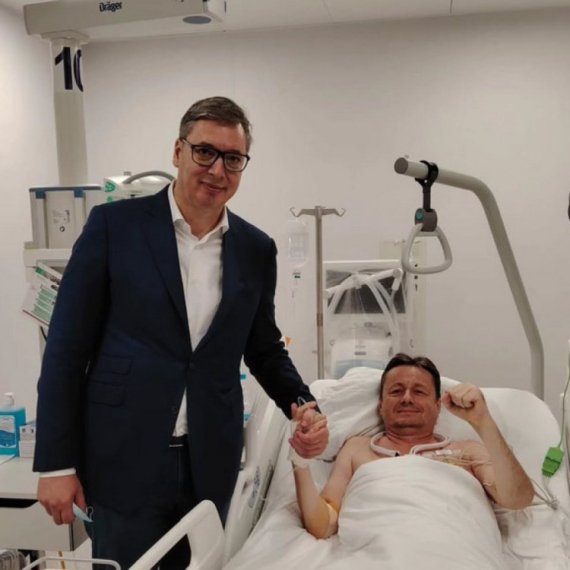 Vučić posetio Glišića: "Darko nesalomivi" FOTO