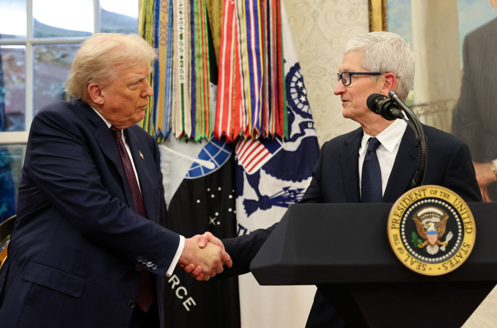 Apple se dodvorava Trampu: Poklon od zlata FOTO/VIDEO