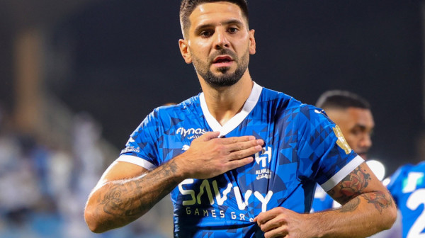Zvanično: Mitrović potpisao!