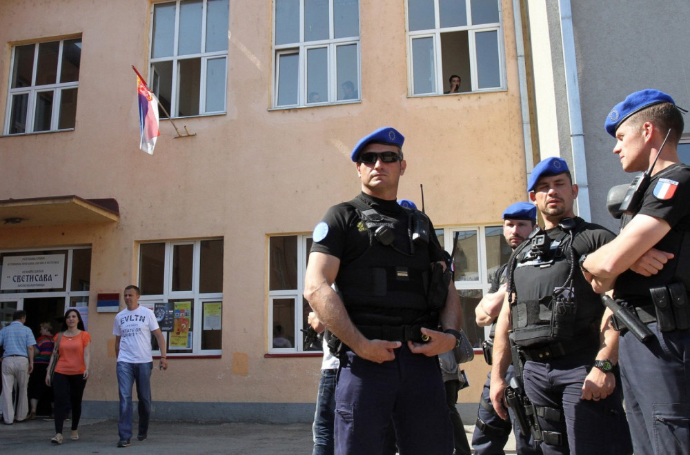 Tzv. Kosovska policija privela najmanje 2 osobe; Kurti provocira u severnom delu Kosovske Mitrovice VIDEO