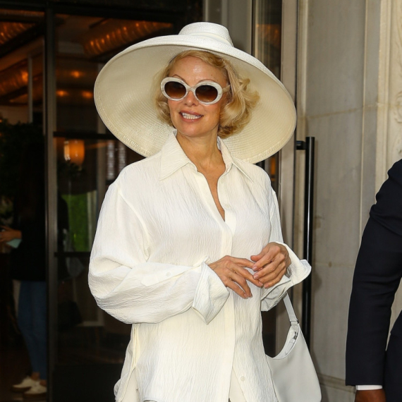 Bez ove superhrane ne može da zamisli dan: Ishrana Pamele Anderson zbog koje izgleda kao devojčica